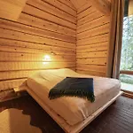 Villa Handcrafted Log Aarreaitta *