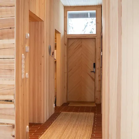 Handcrafted Log Aarreaitta Villa